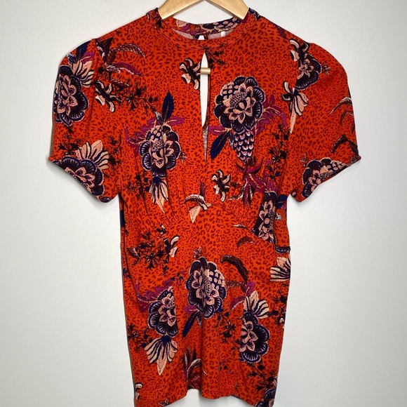 Free People Hear Me Roar Keyhole Floral Red Top Small - Picture 2 of 11